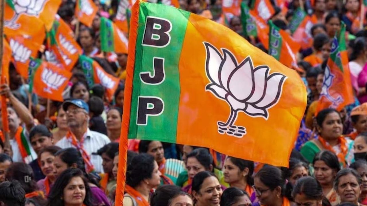 Kerala Political News : केरळमध्ये भाजपची ‘अग्निपरीक्षा’! कमळ फुलणार की मागे पडणार?