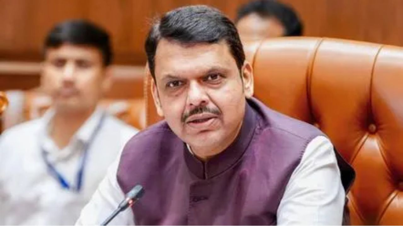 Maharashtra News : घरगुती गॅसच्या किंमतीत वाढ अन् व्यावसायिक गॅसचा तुटवडा: CM देवेंद्र फडणवीसांनी दिली पहिली प्रतिक्रिया