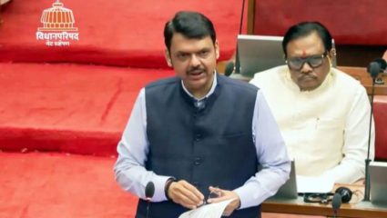 आखाती देशात अडकलेल्या महाराष्ट्रातील लोकांना लवकर आणलं जाईल; CM फडणवीसांची विधान परिषदेत माहिती