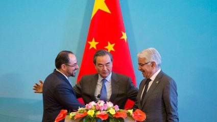 Pak Afghan War: ड्रॅगनची ‘शटल डिप्लोमसी’ने युद्धात एन्ट्री; पाक-अफगाण रक्तरंजित संघर्ष थांबवण्यासाठी चीनने घेतली हाती कमान