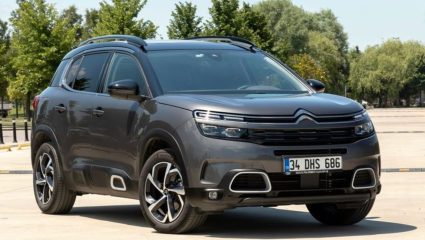 आता जुनी किंमत विसरा! भारतातील लोकप्रिय SUV ची किंमत थेट गगनाला भिडली; ‘इतक्या’ रुपयांची झाली वाढ