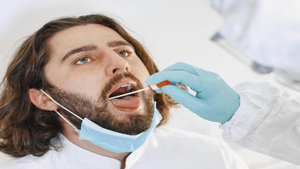 Coronavirus News : जगावर पुन्हा कोरोनाचं नवं संकट? ‘सिकाडा’ व्हेरिएंटचा ‘या’ देशात वेगाने प्रसार, काय आहेत लक्षणे आणि उपाय?