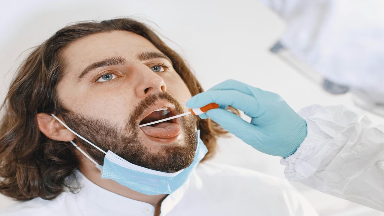 Coronavirus News : जगावर पुन्हा कोरोनाचं नवं संकट? ‘सिकाडा’ व्हेरिएंटचा ‘या’ देशात वेगाने प्रसार, काय आहेत लक्षणे आणि उपाय?