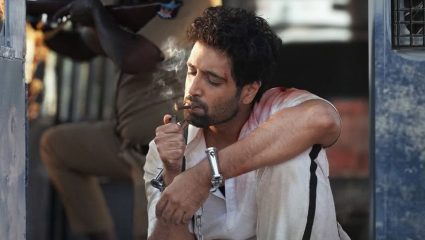 ‘धुरंधर’ आणि ‘टॉक्सिक’च्या भीतीने ‘डकैत’ची रिलीज डेट ढकलली पुढे; आदिवी आणि मृणालचा चित्रपट कधी होणार प्रदर्शित?