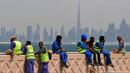 Iran Israyal War : उद्योजकांनी दुबई सोडली; उरले फक्त कामगार, इराणच्या हल्ल्यांमुळे दुबईची दैना