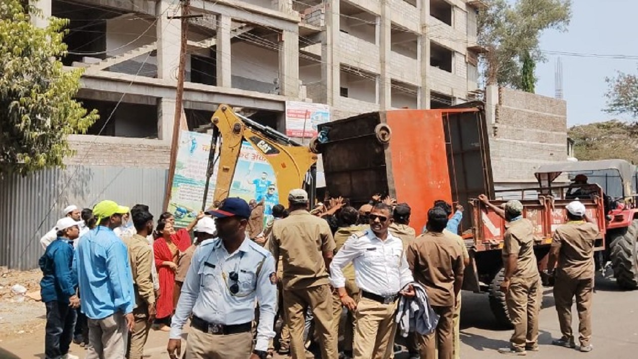 कराडात 8 तासांत 35 अतिक्रमणे हटवली; पालिकेची धडक कारवाई