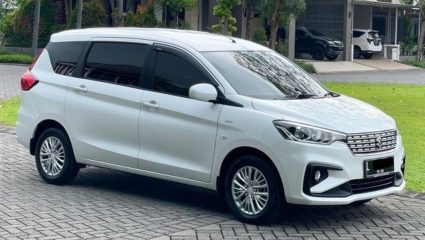 26 KM चा मायलेज, 360 डिग्री कॅमेरा आणि किंमत 10 लाखांपेक्षा कमी!14 लाख घरांची पसंती ठरली ‘ही’ कार