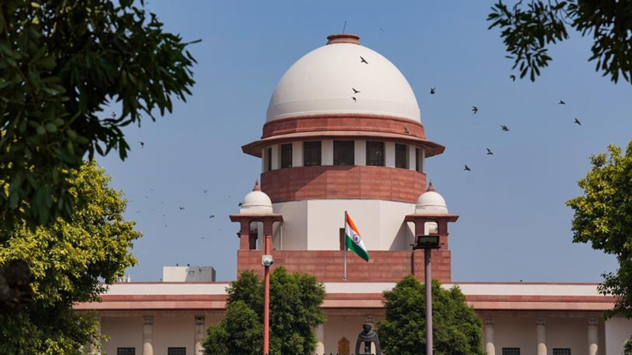 Gurugram Crime : 3 वर्षाच्या पिडीतेला आरोपीच्या बाजूला बसवलं अन्… पोलीसांच्या वागणूकीवर सुप्रीम कोर्टाचा संताप