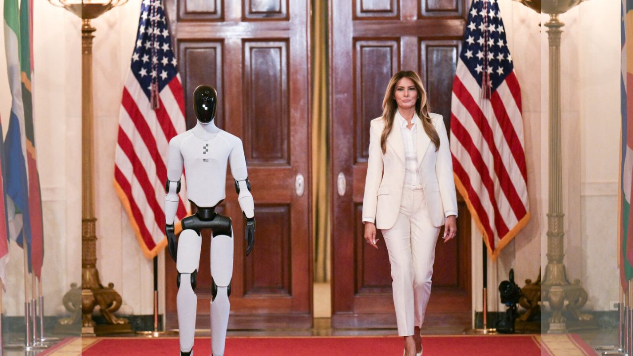 व्हाईट हाऊसमध्ये रोबोटची एन्ट्री! मेलानिया ट्रम्प यांच्यासोबत रेड कार्पेट वॉक, VIDEO VIRAL