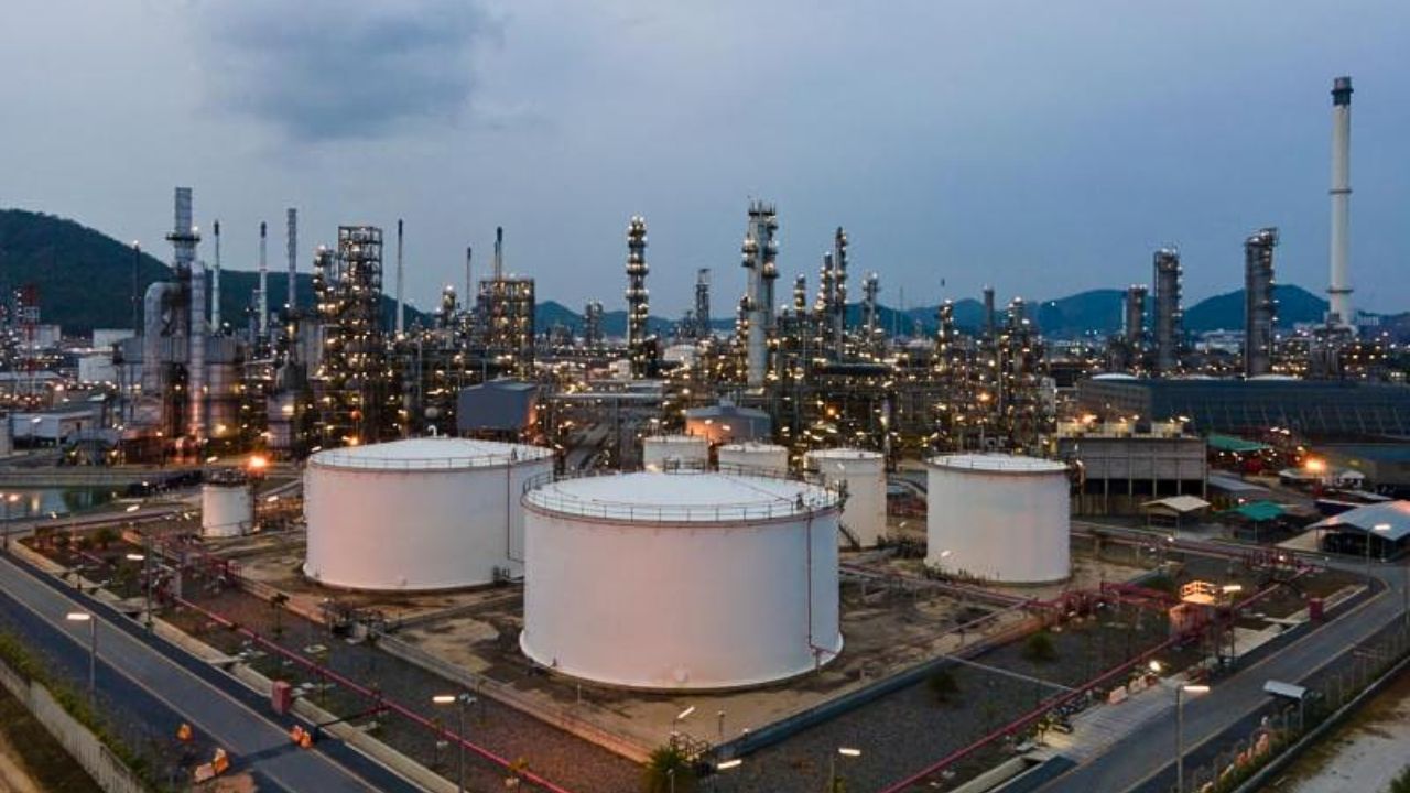 Global Oil Crisis: इंधन दर कमी होणार? भारताला युद्धातही दिलासा; आपत्कालीन साठ्यातून 400 दशलक्ष बॅरल तेल सोडण्याच्या IEA चा निर्णय