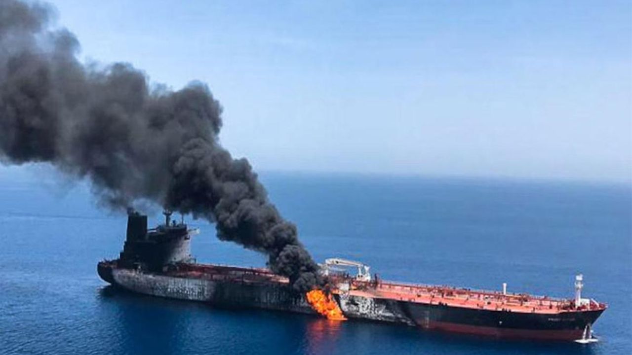 Iran Israel युद्धात भारताचा बळी! ओमानच्या तेल टँकरवरील हल्ल्यात तरुणाचा दुर्दैवी मृत्यू, संपूर्ण देशात खळबळ