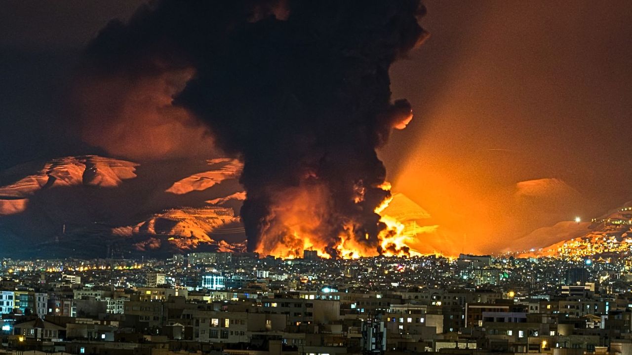 World War 3 : अमेरिका 172 दशलक्ष बॅरल तेल बाजारात आणणार; इराणच्या मुसक्या आवळण्यासाठी वापरणार ‘ही’ रणनीती