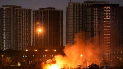 Middle East War : इराणचा भयानक सूड! लारीजानींच्या हत्येनंतर जगातील सर्वात मोठा गॅस प्लंट पेटवला, UAE संतप्त