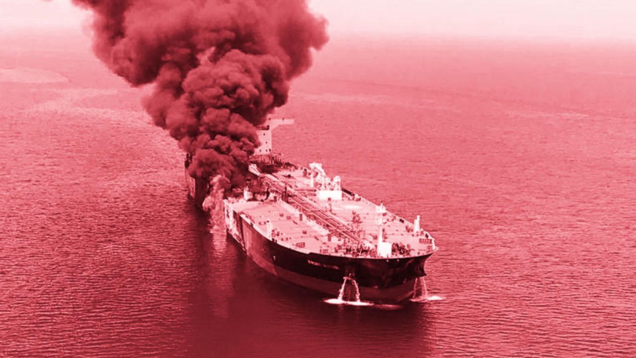 Iran Israel युद्ध आणखी पेटलं! खामेनेईंच्या मृत्यूनंतर इराणचा ओमानच्या जहाजावर हल्ला; भारतीय भरडले