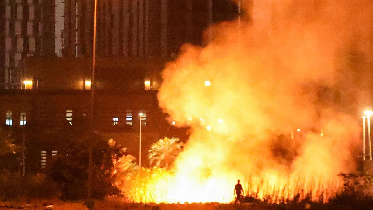 Middle East War : इराक हादरलं! बगदाद विमानतळानंतर आता गुप्तचर मुख्यालवर संशयित स्ट्राईक, एका वरिष्ठ अधिकाऱ्याचा मृत्यू