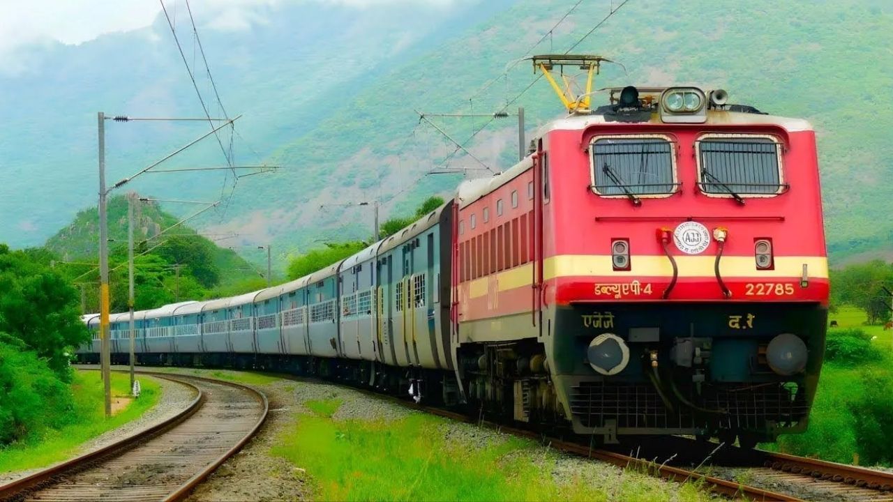 काकीनाडा-हिसार ट्रेन आता कायमस्वरूपी; हिंगोलीतील प्रवाशांसाठी रेल्वे प्रशासनाचा निर्णय