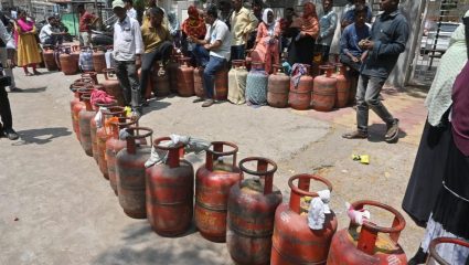 Ujjwala Scheme: सरकार म्हणते ‘साठा पुरेसा’, पण नागरिकांना त्रास; इंधन संकटामुळे नागरिक हैराण