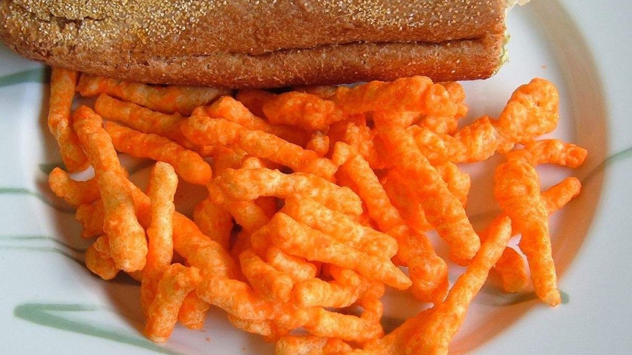 Cheese Doodle Day: जिभेवर विरघळणारं चीज अन् कुरकुरीत मका, लहानपणच्या ‘त्या’ चवीची आठवण; जाणून घ्या ‘या’ खास दिवसाचा रंजक इतिहास