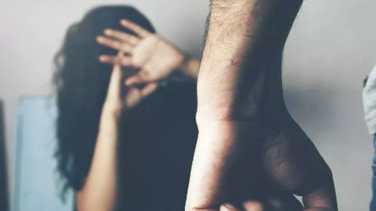 Uttarpradesh Crime: धक्कादायक! फेसबुक हॅक करून तरुणीकडून लाखोंची खंडणी; गुंगीचे औषध देऊन…