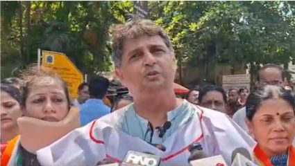 THANE : घरगुती गॅस सिलिंडर दरवाढीविरोधात ठाण्यात राष्ट्रवादीचे आंदोलन