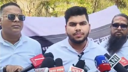 Kalyan : म्हैशीसह स्थानिक पोहचले KDMC कार्यालयात; गौचरण जागेवरील अतिक्रमण हटवण्याची मागणी