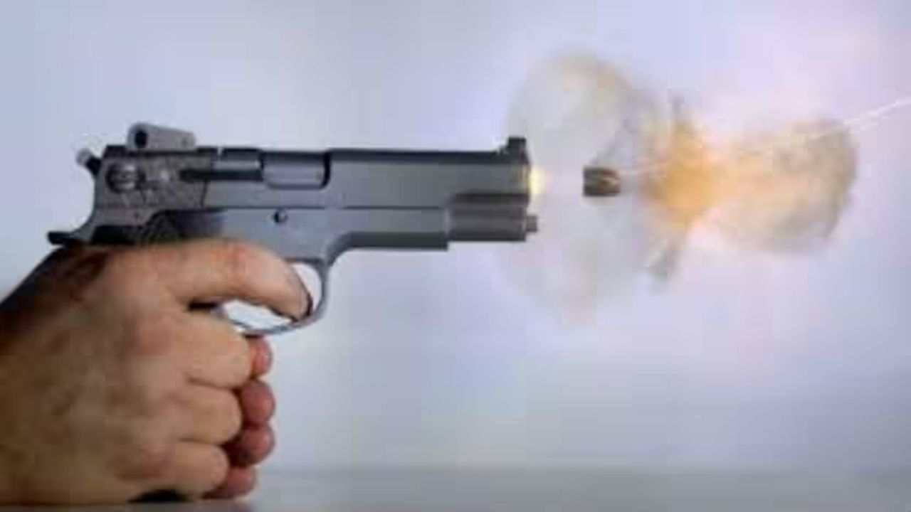 Pune Crime: पुण्यात पिस्तूल दाखवताना गोळी सुटली; अल्पवयीन मुलगा जखमी, तिघे अटकेत