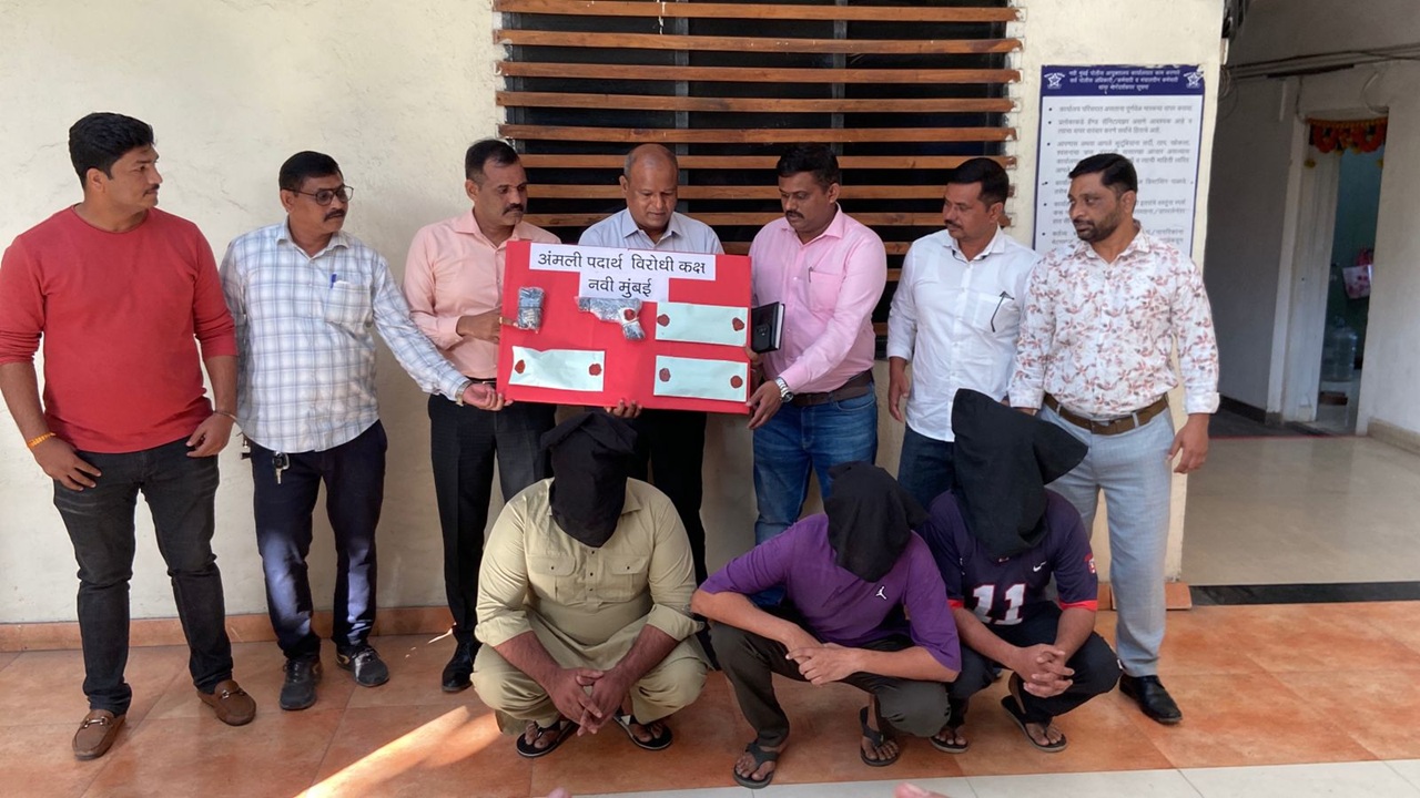 Navi Mumbai Crime : पाकिस्तानातून ड्रोनद्वारे हेरॉईन पंजाबमध्ये दाखल, १ कोटी ३ लाखांचा मुद्देमाल जप्त 