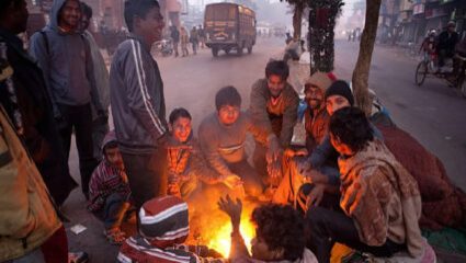 Pune Weather: ऐन उकाड्यात पुणेकरांना दिलासा; थंडी परतली असल्याने…