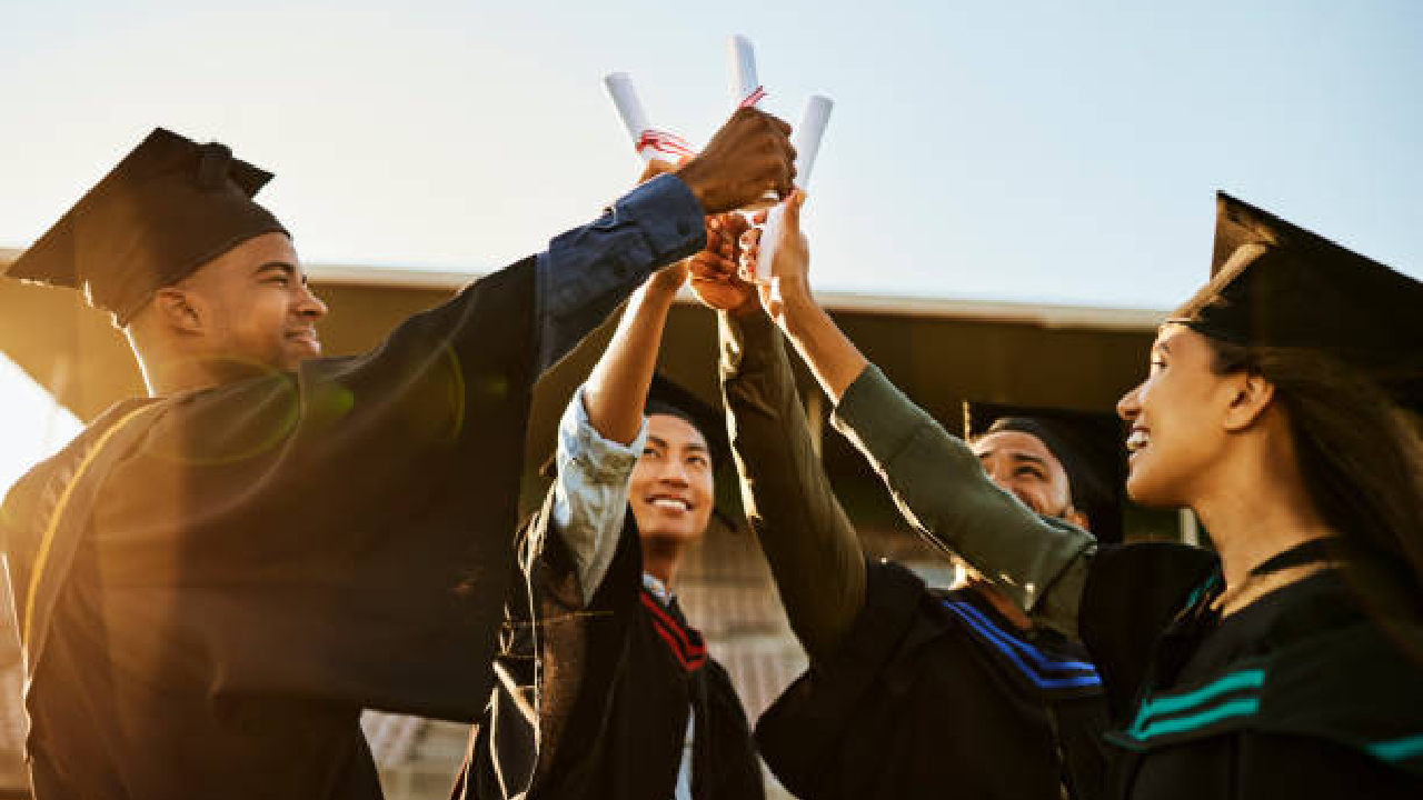 विद्यार्थ्यांना ‘हे’ कॉलेज देणार तब्बल 75 लाखांची स्कॉलरशिप; काय असणार नियम व अटी?