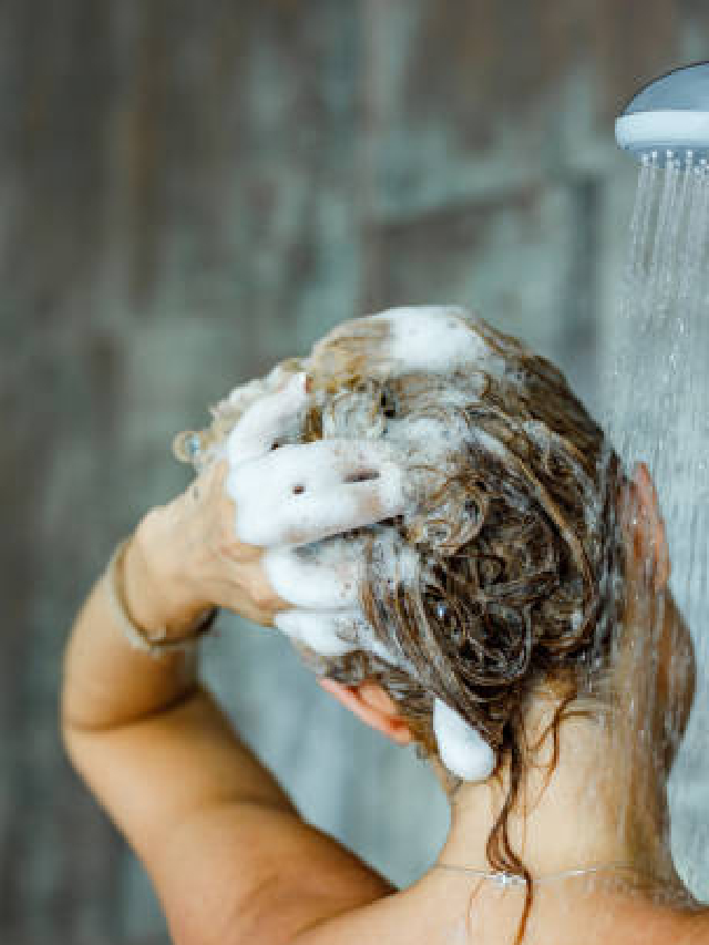 सकाळी अंघोळ केल्याने होतात 'हे' आश्चर्यकारक फायदे 