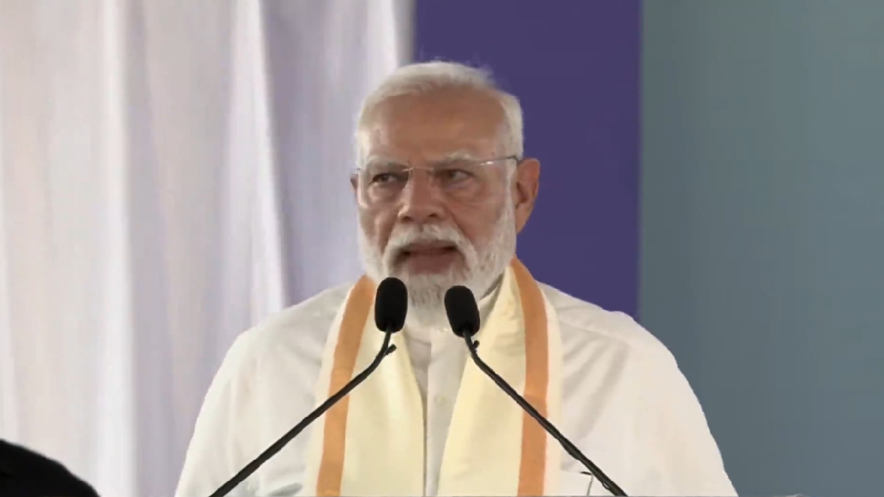 केरळमध्ये BJP चा प्रवेश? पंतप्रधान मोदींनी फुंकले रणशिंग; 5 नवीन ट्रेन्स अन्…