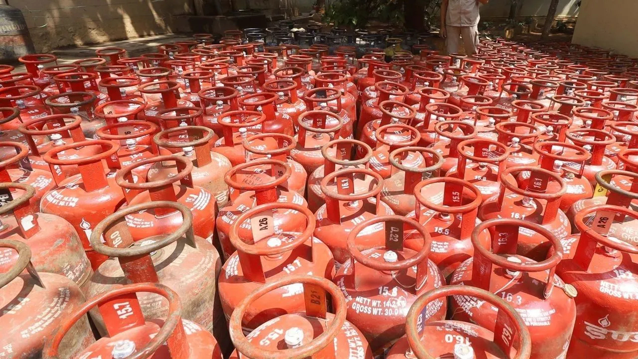 LPG Gas: ‘गुहागर’मधील दोन दिवसांतच बंद होणार? हॉटेल व्यावसायिकच ‘गॅस’वर