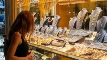 Gudi Padwa च्या मुहूर्तावर सोने बाजार गजबजला! सुरक्षित गुंतवणूक अन्…; ग्राहकांची मोठी गर्दी