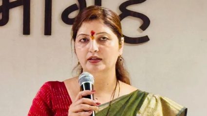 Maharashtra Politics: रूपाली चाकणकरांचा पाय खोलात? Ashok Kharat प्रकरणात थेट…