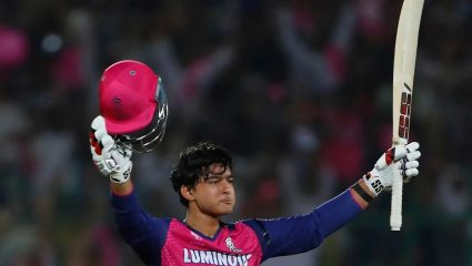 CSK सेनेला RR च्या सूर्यवंशीने दाखवले ‘वैभव’; अनुभवी गोलंदाजांची अक्षरक्ष: पिसं काढली अन् थेट..