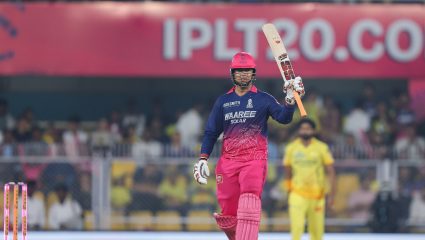 CSK ला 15 वर्षांच्या पोराने रडवलं! ‘वैभव’ सूर्यवंशीचा गुवाहाटीत राडा; RR चा दणदणीत विजय