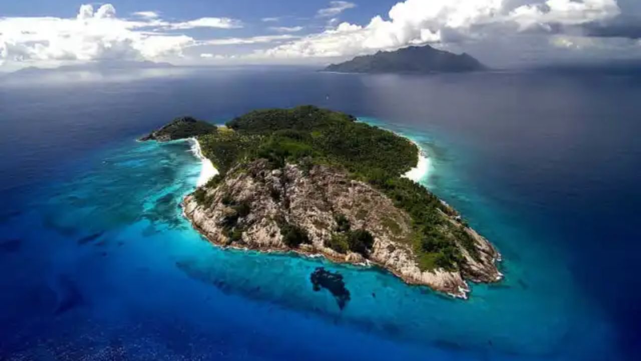 Uncontacted Tribe:भारताचं ‘डेथ आयलंड’ जिथे भारतीयांनाही जाण्यावर बंदी; 60 हजार वर्षांपासून अलिप्त असलेल्या ‘या’ बेटाचं रहस्य काय?