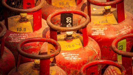 LPG Gas Shortage : भारताला बसली युद्धाची झळ! LPG गॅसचा आढावा घेण्यासाठी टास्क फोर्सची स्थापना