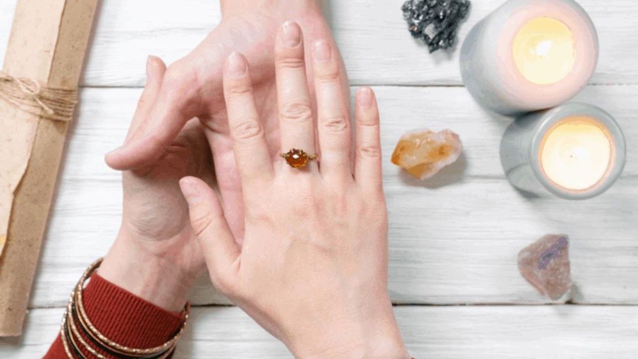 Palmistry: तळहातावरील ‘Y’ रेषा शुभ आहे की अशुभ, जाणून घ्या