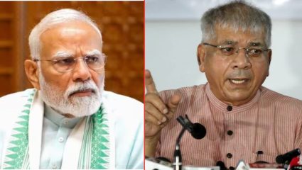 प्रकाश आंबेडकरांचा धक्कादायक दावा, Epstine Files मध्ये पंतप्रधान नरेंद्र मोदी यांनी केला ‘मुजरा’; वादग्रस्त विधानाने खळबळ