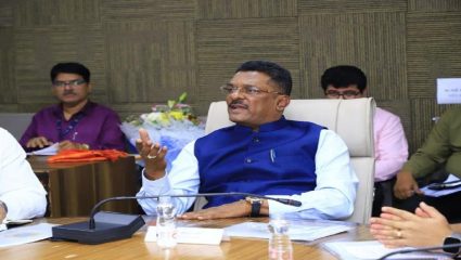 Pratap Sarnaik : जाहिरातीतून एसटी कमविणार २५० कोटी रुपये, परिवहनमंत्र्यांची माहिती