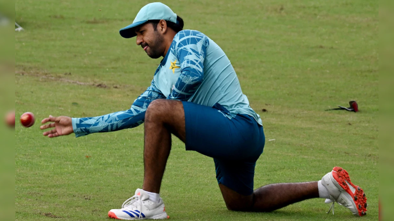 पाकने बदलली टीम, बाबर-आयूबला दाखवला बाहेरचा रस्ता; बांग्लादेश विरुद्धच्या सीरीजमध्ये 6 नवीन खेळाडूंना एन्ट्री