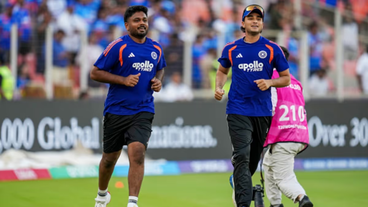 IND Vs ENG : अभिषेक शर्मा सेमीफायनलमध्ये खेळणार की नाही?  कोच मोर्ने मोर्केल यांनी दिले संकेत, मग संजू सॅमसनचं काय?