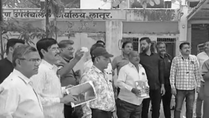 Latur Crime :  शाळांमधूनच साहित्य विक्रीवर वाद; लातूर व्यापारी आक्रमक 