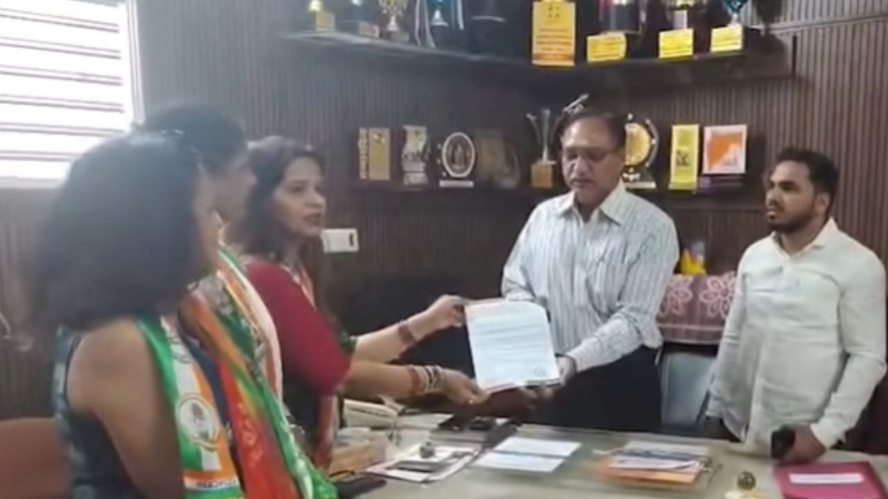 Ratnagiri : चिपळूणमध्ये नामफलकावरून वाद, काँग्रेस आक्रमक