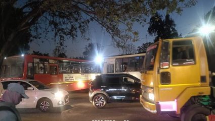 वाई एसटी स्टँड परिसरात वाहतूक कोंडीचा कहर; एसटीच्या भोंगळ कारभारामुळे नागरिक व पर्यटक त्रस्त