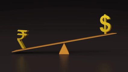 अर्थव्यवस्थेवर दुहेरी संकट! इतिहासात पहिल्यांदाच एका डॉलरचे मूल्य 93 पार, भारतीय चलनाला मोठा फटका