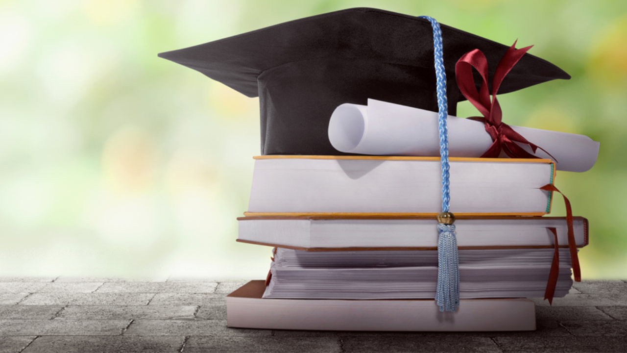 Art शाखेतही बक्कळ पैसा! 12 वी नंतर फक्त UPSC च नाही तर ‘हे’ आहे 5 हाय-पेइंग करिअर पर्याय, जाणून घ्या सविस्तर