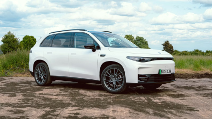 बॅटरी संपण्याचं नो-टेंशन! चालता-चालता स्वतःला चार्ज करतात Electric Car; जाणून घ्या काय आहे REEV टेक्नॉलॉजी?