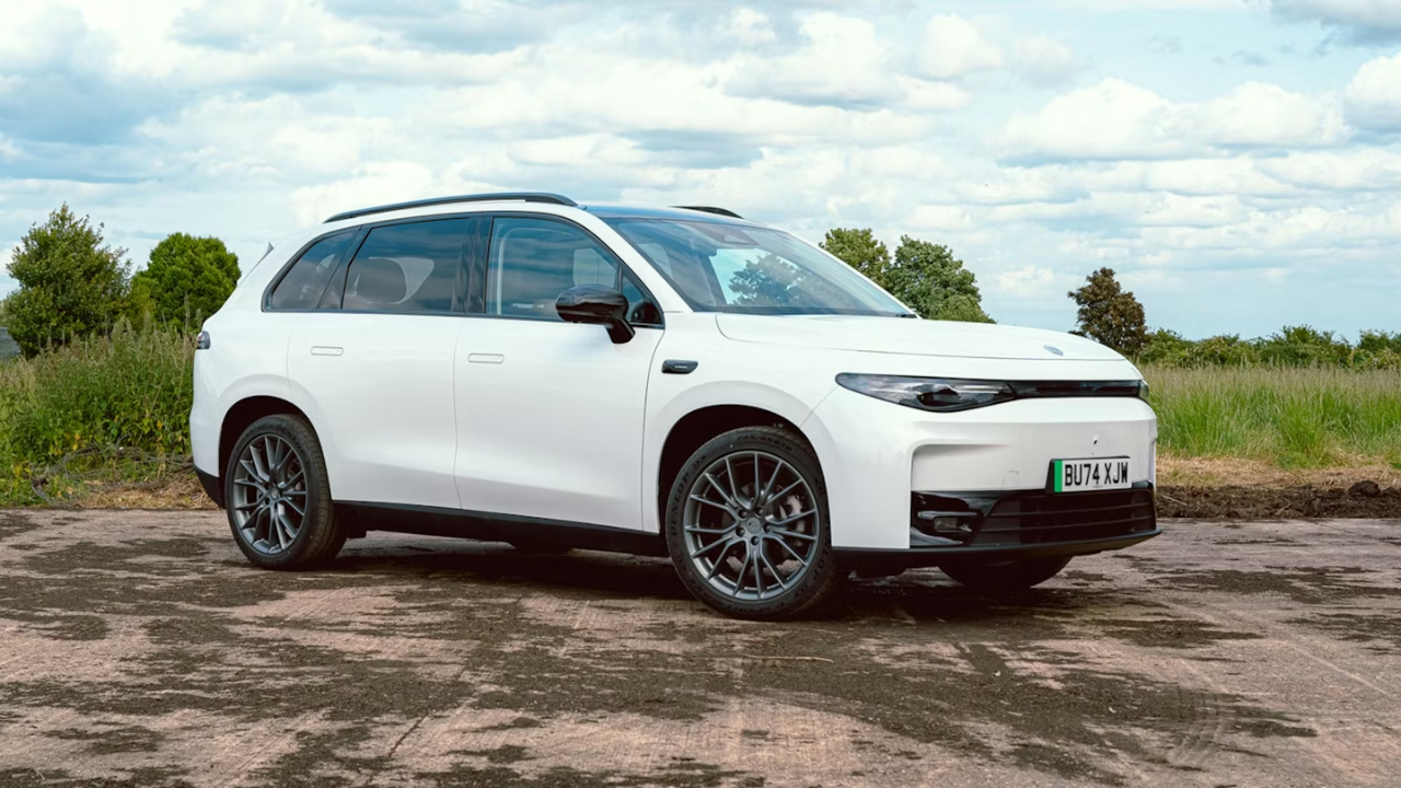 बॅटरी संपण्याचं नो-टेंशन! चालता-चालता स्वतःला चार्ज करतात Electric Car; जाणून घ्या काय आहे REEV टेक्नॉलॉजी?